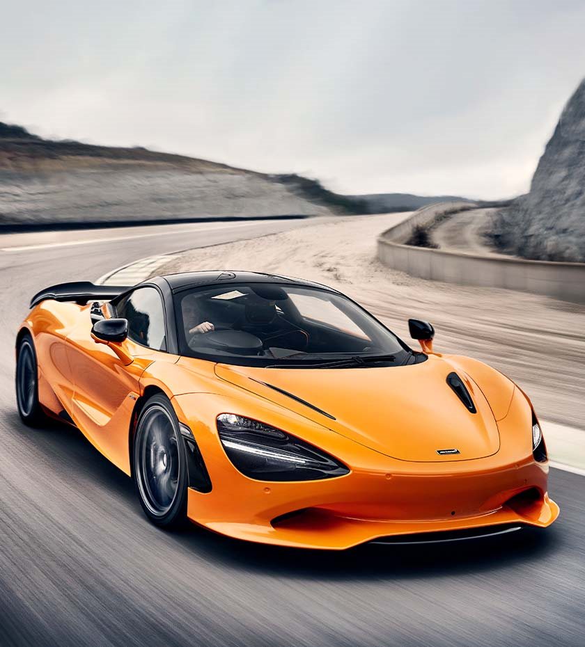 BRUCE MCLAREN – BORN TO RACE